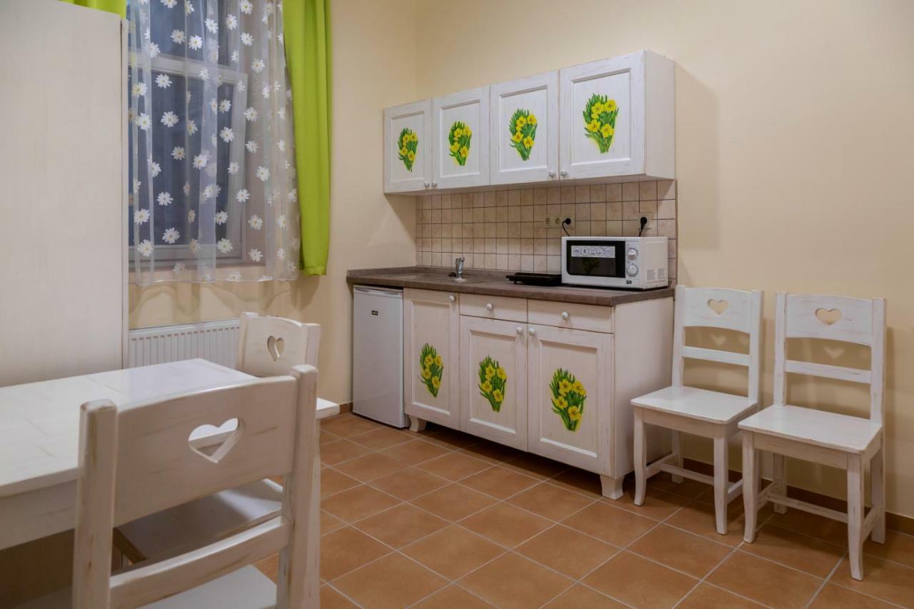 Balzsam Apartmanhaz هاركاني المظهر الخارجي الصورة