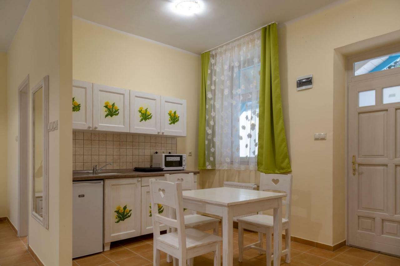 Balzsam Apartmanhaz هاركاني المظهر الخارجي الصورة