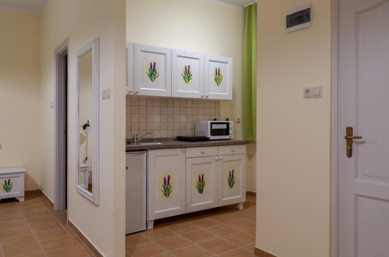 Balzsam Apartmanhaz هاركاني المظهر الخارجي الصورة