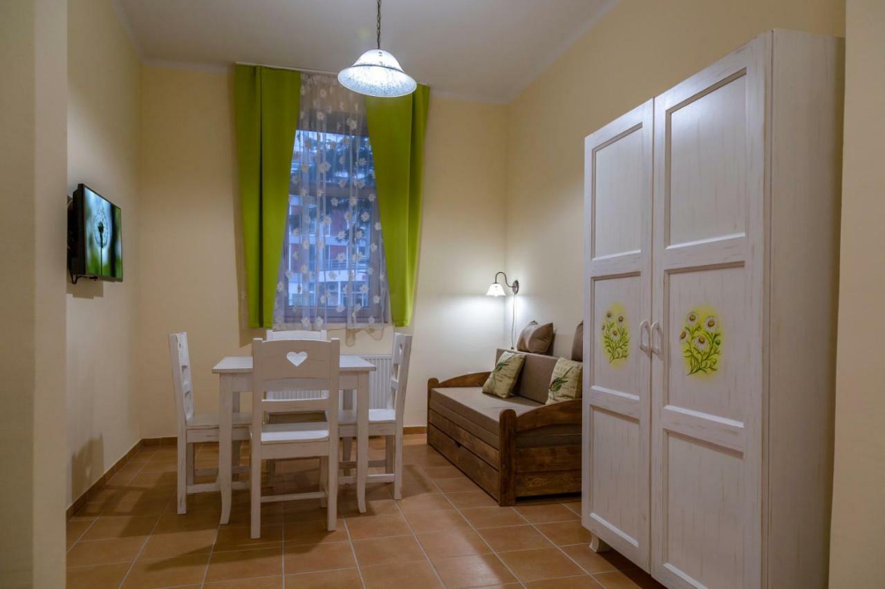 Balzsam Apartmanhaz هاركاني المظهر الخارجي الصورة